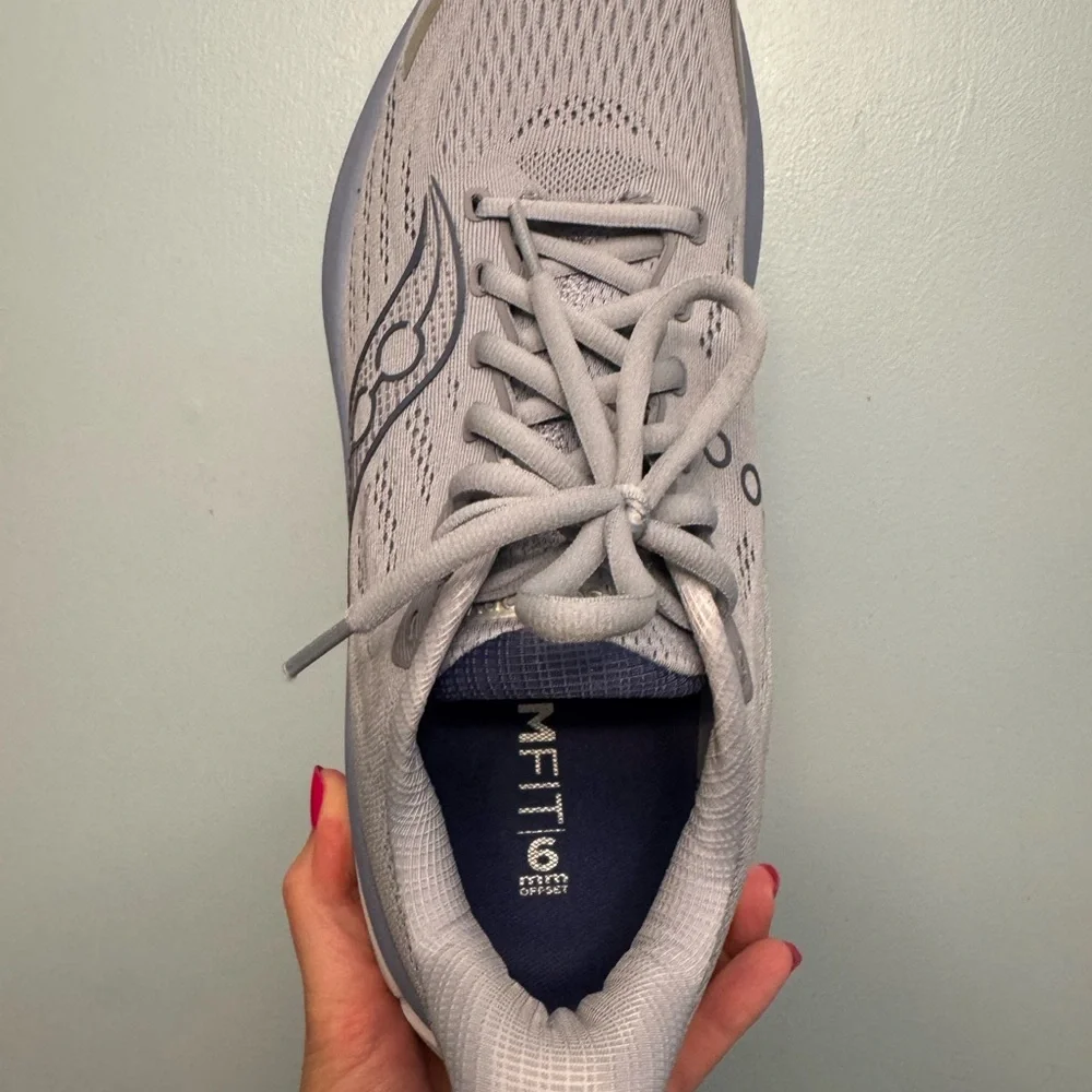 Women’s Saucony Hurricane 25 - Picture 5 of 14